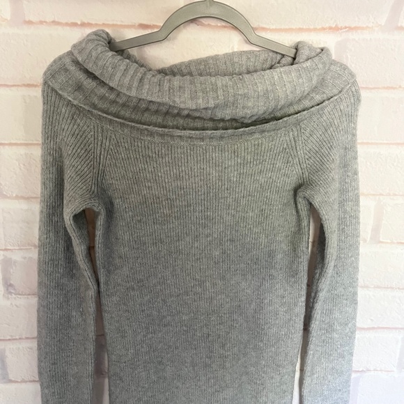 WILDFOX Gray Knit Sweater Dress. Size Small - Picture 3 of 9